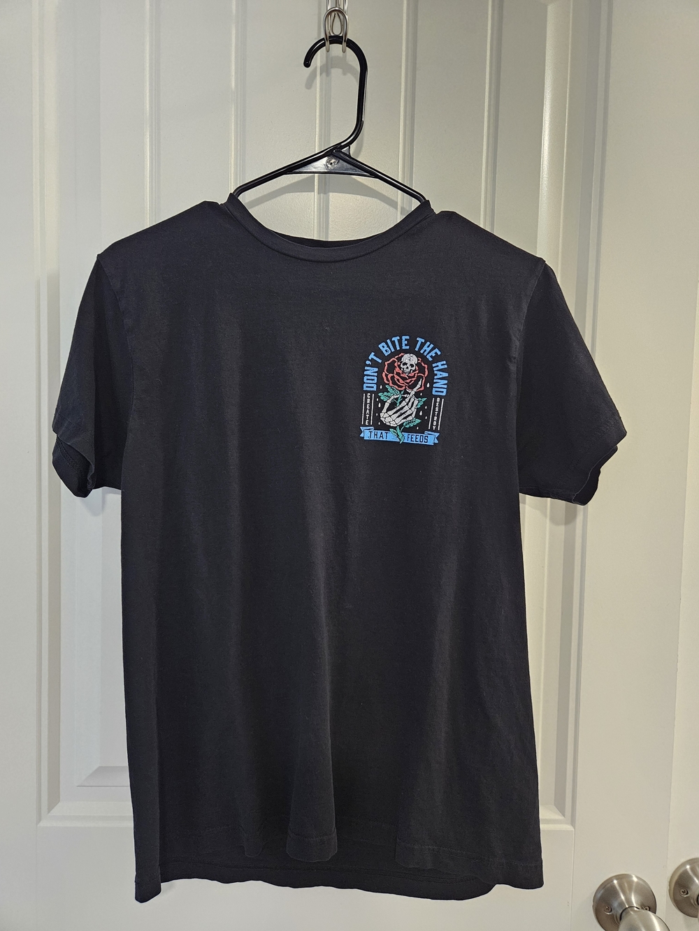 Graphic Black Men's T‑Shirt with Blue and Red Rose Print